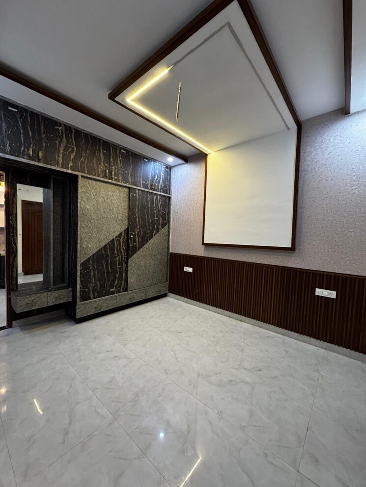 Room, aerocity 4 Bedroom 140 Sq.Yd. Independent House In Aerocity Mohali 8816807