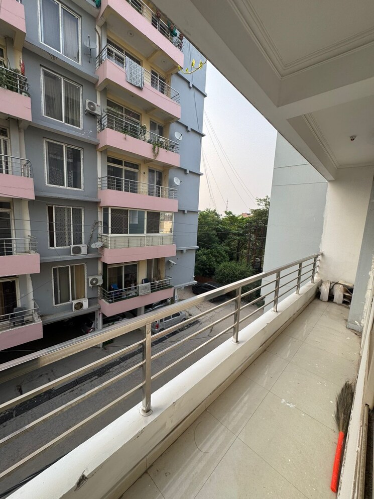Balcony, gomti nagar 2 Bedroom 1250 Sq.Ft. Apartment In Gomti Nagar Lucknow 8816825
