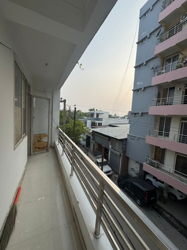 Balcony, gomti nagar 2 Bedroom 1250 Sq.Ft. Apartment In Gomti Nagar Lucknow 8816825