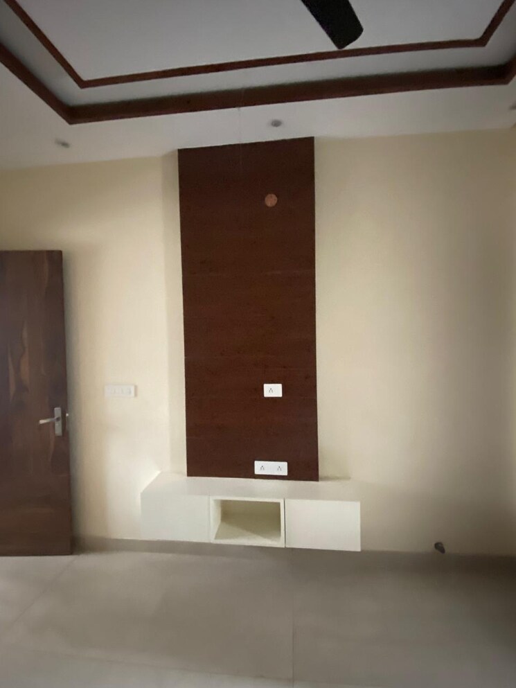 Room, sunny enclave 2 Bedroom 110 Sq.Yd. Independent House In Sunny Enclave Mohali 8816836