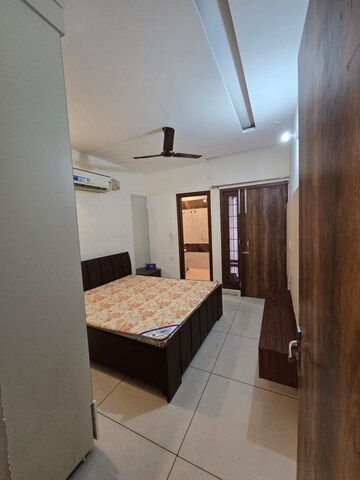Room in 2 BHK Apartment at Sunny Enclave – for Rent