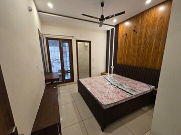 Room in 2 BHK Apartment at Sunny Enclave – for Rent