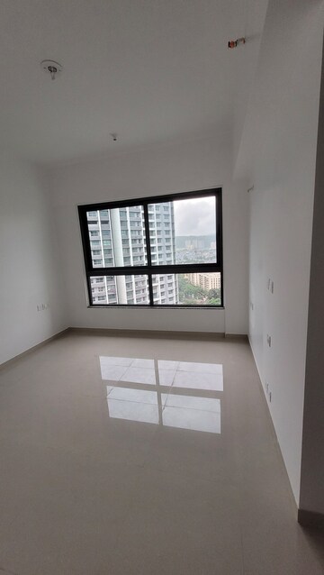 Room in 2 BHK Apartment at Kalpataru Immensa, Kolshet Road – for Rent