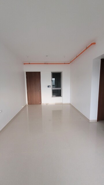 Room in 2 BHK Apartment at Kalpataru Immensa, Kolshet Road – for Rent