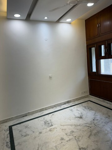 Room in 3 BHK Builder Floor at Alaknanda – for Sale