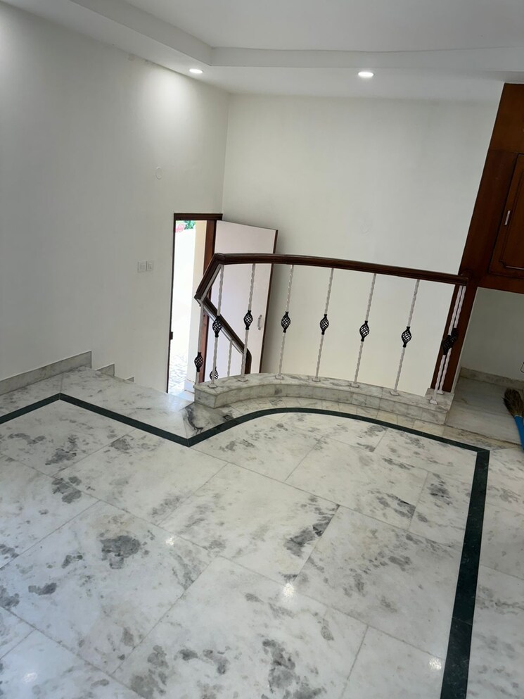 Balcony, alaknanda 3 Bedroom 2000 Sq.Ft. Builder Floor In Alaknanda Delhi 8816862