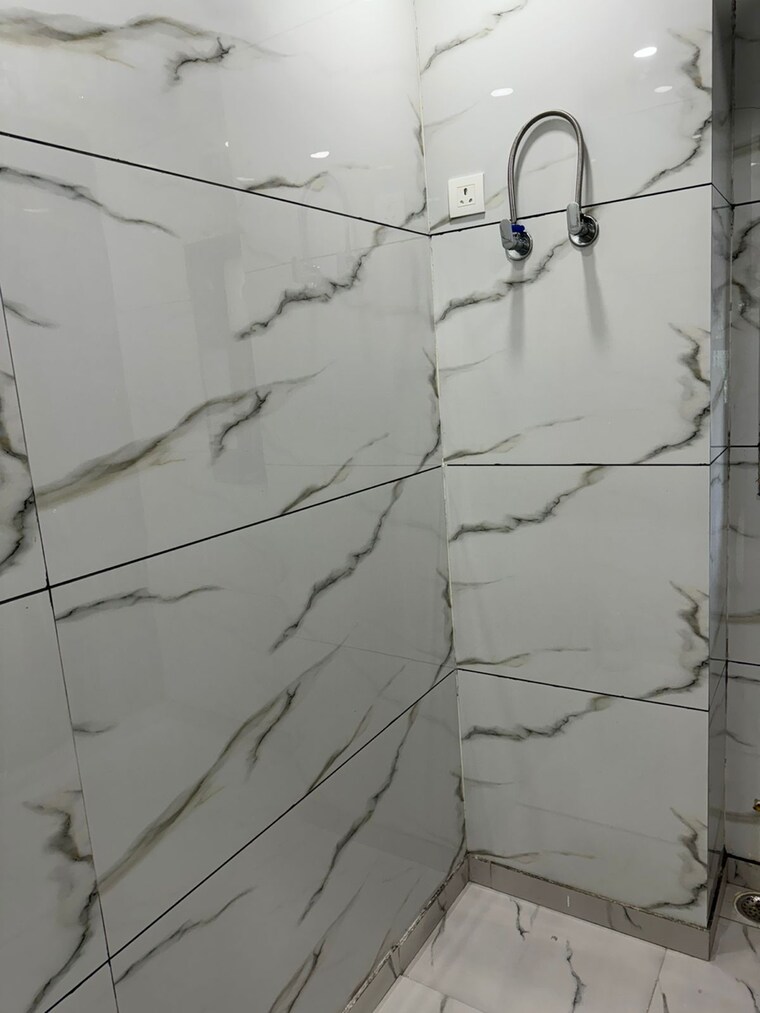 Bathroom, alaknanda 3 Bedroom 2000 Sq.Ft. Builder Floor In Alaknanda Delhi 8816862