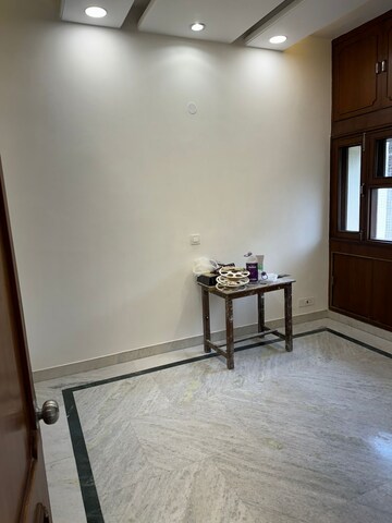 Room in 3 BHK Builder Floor at Alaknanda – for Sale