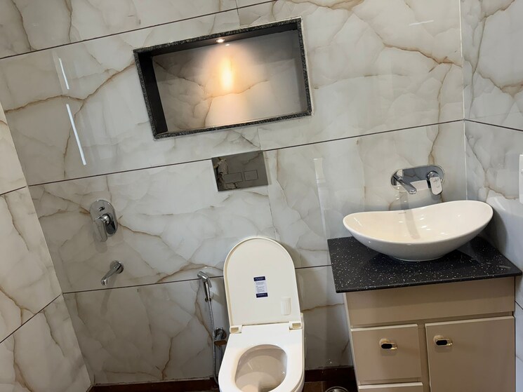 Bathroom, alaknanda 3 Bedroom 2000 Sq.Ft. Builder Floor In Alaknanda Delhi 8816862