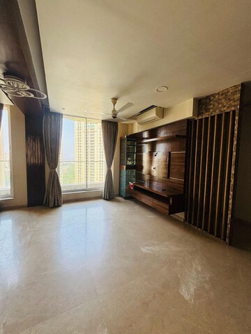 Room in 2.5 BHK Apartment at One Hiranandani Park, Ghodbunder Road – for Rent