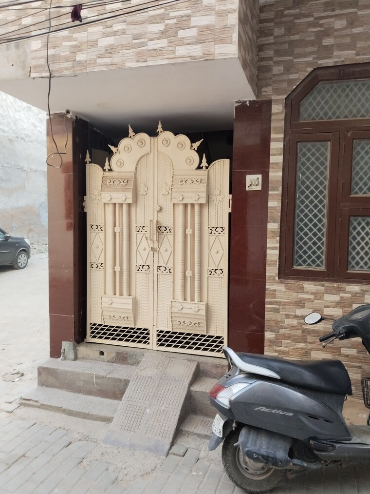 Living Room, laxman vihar phase 2 2 Bedroom 50 Sq.Yd. Independent House In Laxman Vihar Phase 2 Gurgaon 8816864