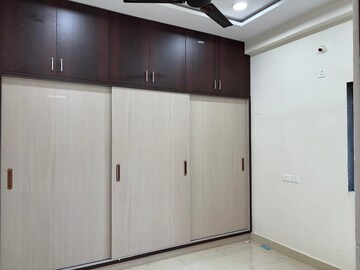 Room in 2 BHK Apartment at Kondapur – for Rent