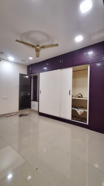 Room in 2 BHK Apartment at Kondapur – for Rent