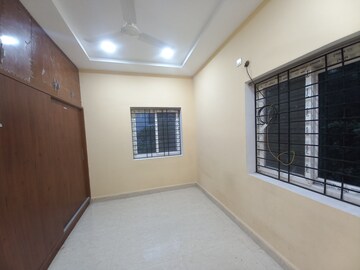 Room in 2 BHK Apartment at Kondapur – for Rent