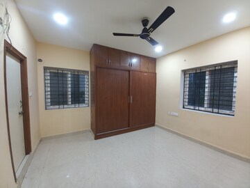 Room in 2 BHK Apartment at Kondapur – for Rent