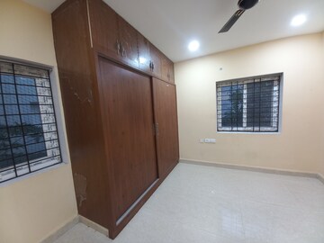 Room in 2 BHK Apartment at Kondapur – for Rent