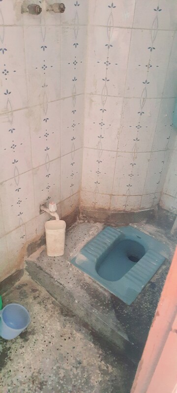 Bathroom in 1 BHK Independent House at Vaishali Sector 3 – for Rent
