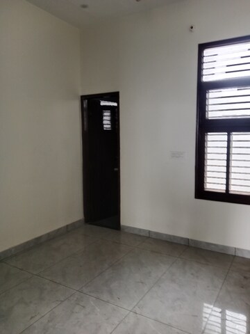 Room in 2 BHK Builder Floor at Huda – for Rent