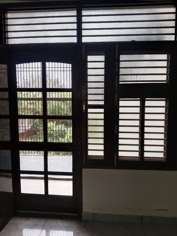 Room in 2 BHK Builder Floor at Huda – for Rent