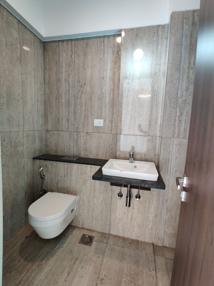 Bathroom, runwal-elegante 3 Bedroom 1350 Sq.Ft. Apartment In Andheri West Mumbai 8816887