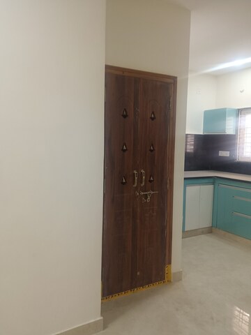 Room in 3 BHK Apartment at Manikonda – for Rent