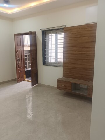 Room in 3 BHK Apartment at Manikonda – for Rent