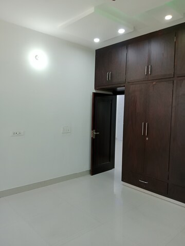 Room in 2 BHK Builder Floor at Huda – for Rent