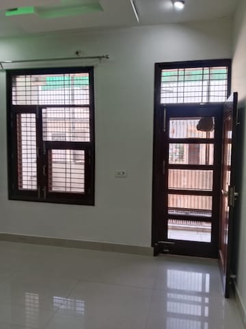 Room in 2 BHK Builder Floor at Huda – for Rent