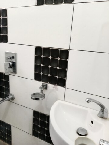 Attached Bathroom in 2 BHK Builder Floor at Huda – for Rent