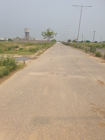  Plot For Sale in Wave City, Wave City