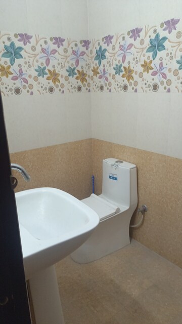 Master Bedroom in 2 BHK Builder Floor at Indira Nagar – for Rent