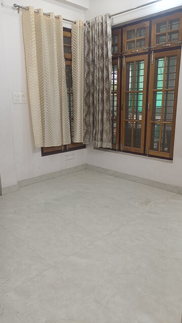 Room in 2 BHK Builder Floor at Indira Nagar – for Rent