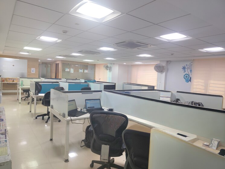 Team Area, anna nagar Commercial Office Space in IT/SEZ 2000 Sq.Ft. In Anna Nagar Chennai 8817002