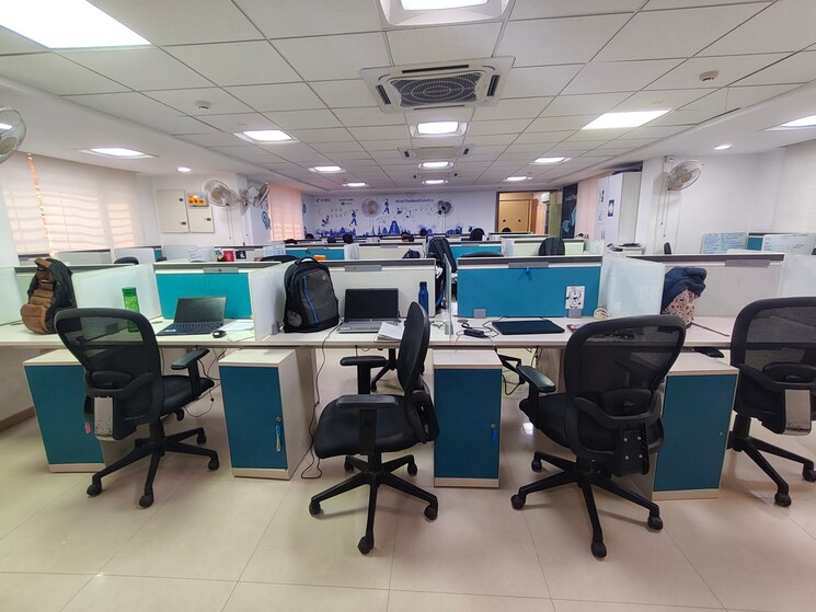 Team Area, anna nagar Commercial Office Space in IT/SEZ 2000 Sq.Ft. In Anna Nagar Chennai 8817002