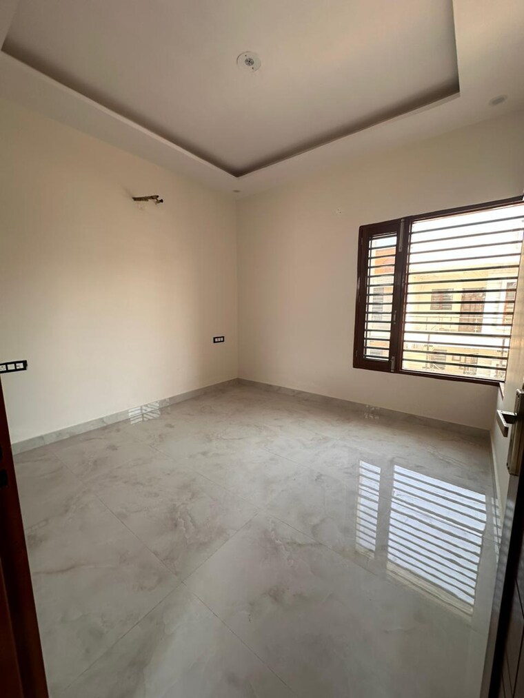 Room, sector 124 3 Bedroom 110 Sq.Yd. Independent House In Sector 124 Mohali 8816992
