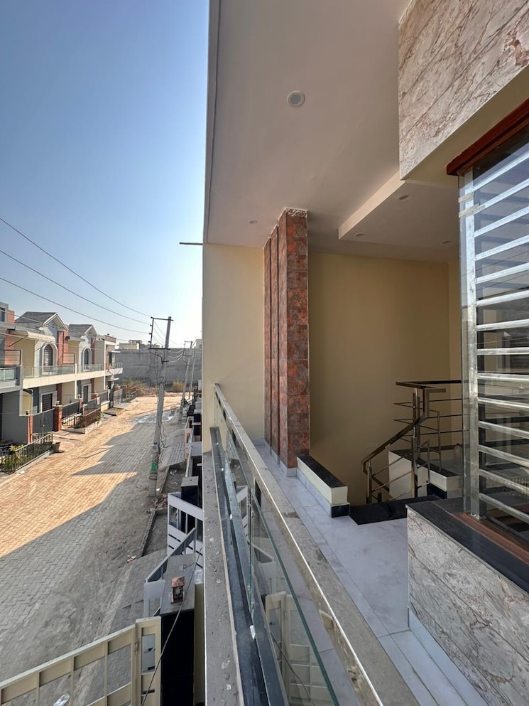 Balcony, sector 124 3 Bedroom 110 Sq.Yd. Independent House In Sector 124 Mohali 8816992