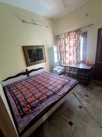 Bedroom in 2 BHK Independent House at Sector 16 – for Rent
