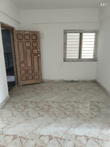 Room in 2 BHK Apartment at Thambuchetty Palya – for Sale