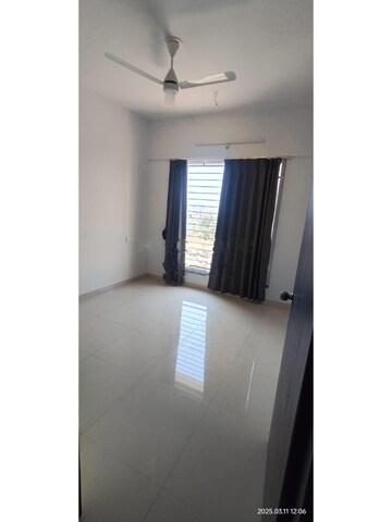 Room in 2 BHK Apartment at Goel Ganga Altus, Kharadi – for Rent