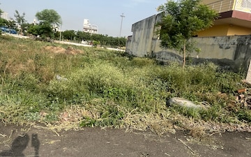 Plot For Sale in Sector 65