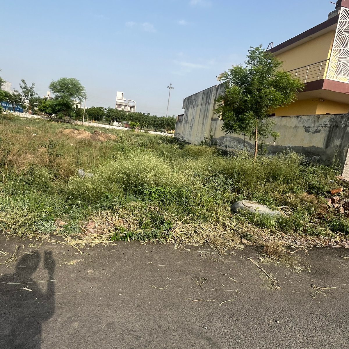 Plot For Sale in Sector 65