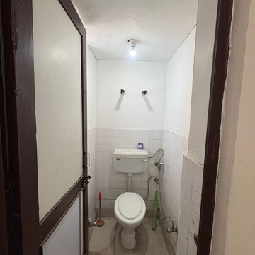 Bathroom in 1 BHK Builder Floor at Malviya Nagar – for Rent