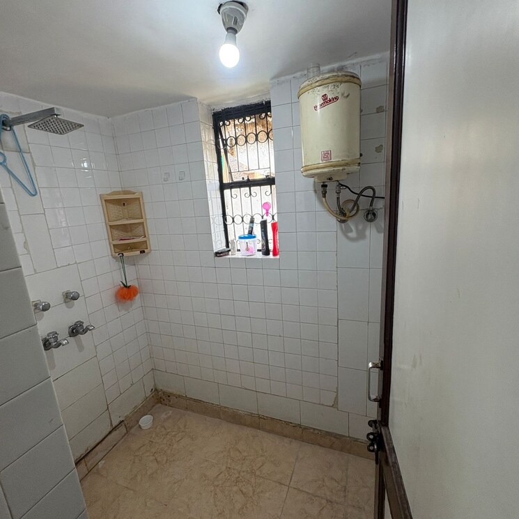 Bathroom, malviya nagar 1 Bedroom 500 Sq.Ft. Builder Floor In Malviya Nagar Delhi 8817083