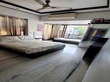 Bedroom in 3 BHK Apartment at Sion – for Rent