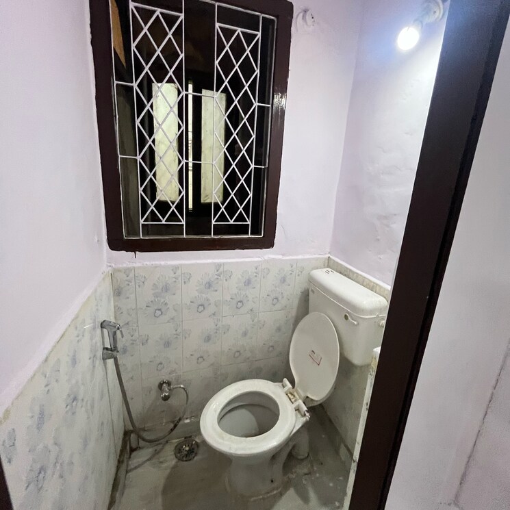 Bathroom, panchsheel vihar 2 Bedroom 800 Sq.Ft. Builder Floor In Panchsheel Vihar Delhi 8817103