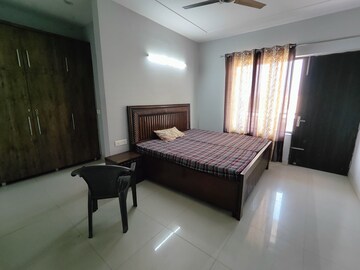 Bedroom in 3 BHK Builder Floor at SS Southend Floors, South City 2 – for Rent
