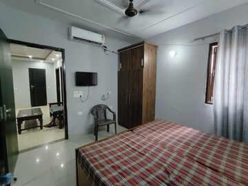 Bedroom in 3 BHK Builder Floor at SS Southend Floors, South City 2 – for Rent
