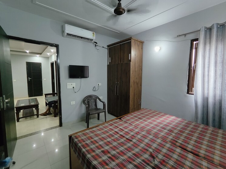 Bedroom, ss-southend-floors 3 Bedroom 1890 Sq.Ft. Builder Floor In South City 2 Gurgaon 8817115