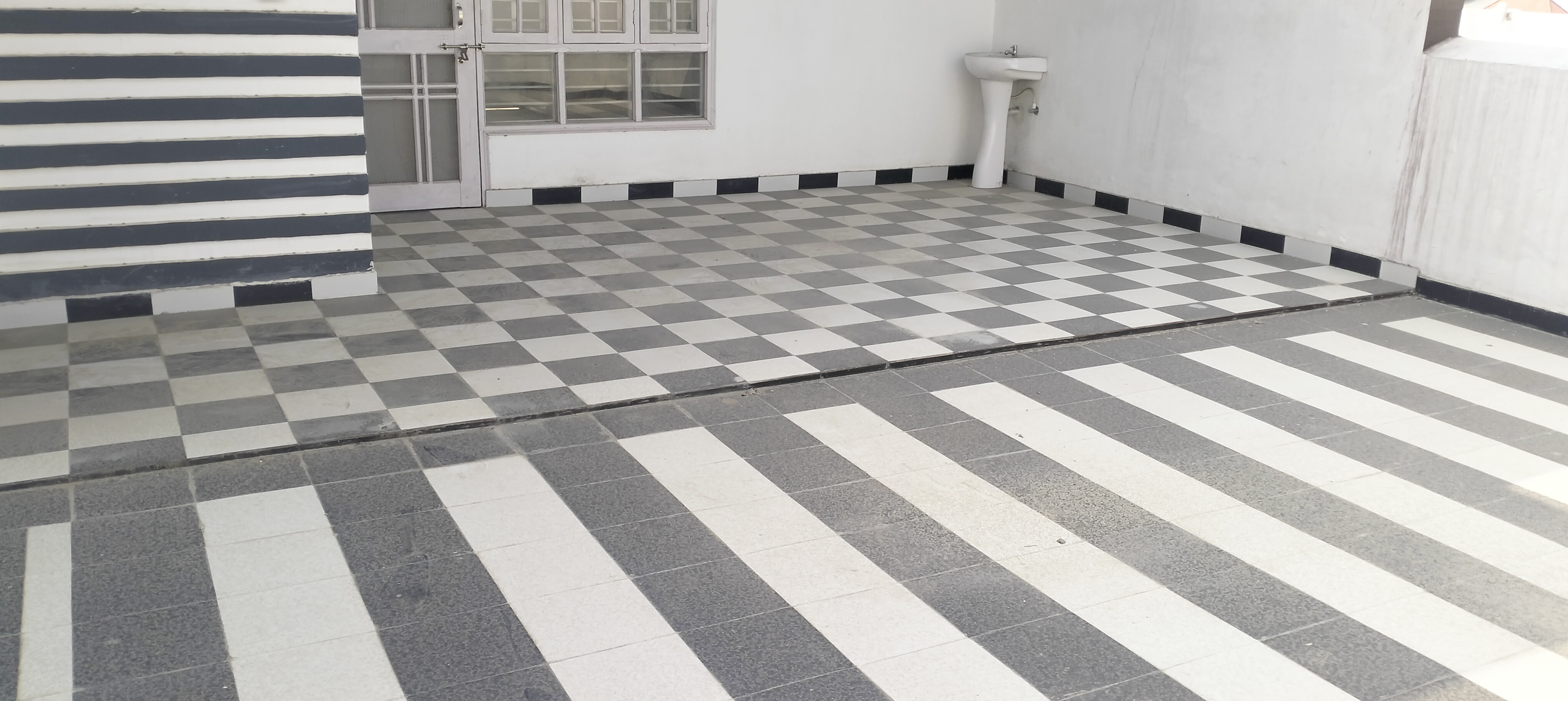 5 BHK + Extra Room 2200 Sq.Ft. Independent House in Ansal Sushant Golf city