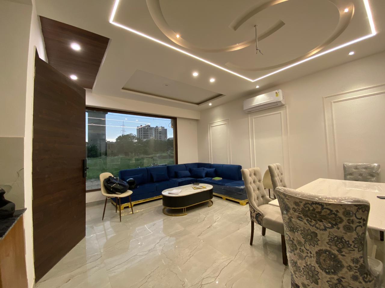 3 BHK + Servant Room Apartment For Sale in Mahindra Luminare